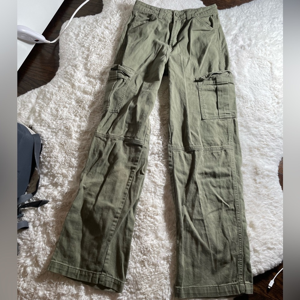 Women’s Divided by H and M Army Green Wide Leg Cargo Pants